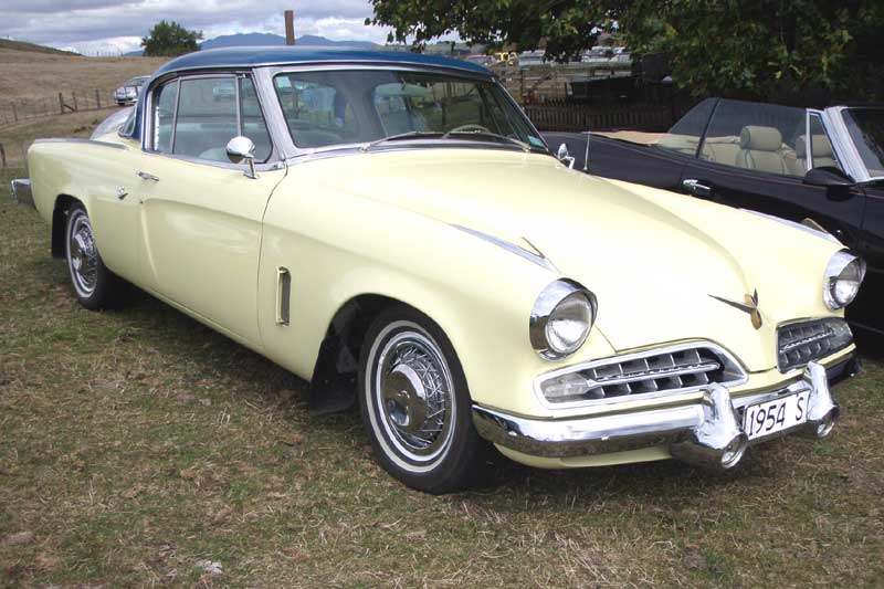 1954 Studebaker Commander Starliner