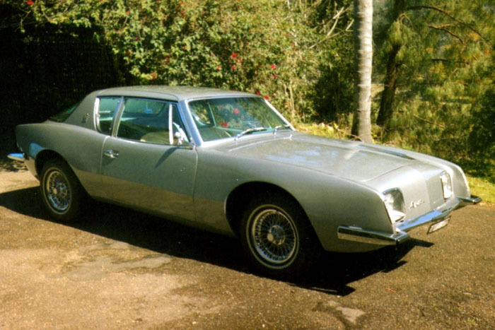 1964 Studebaker R1 Avanti.